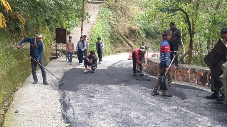 राष्ट्रपति के स्वागत में निखरा नैनीताल…काश हर साल होता VVIP दौरा, देखें क्या बोले लोग?