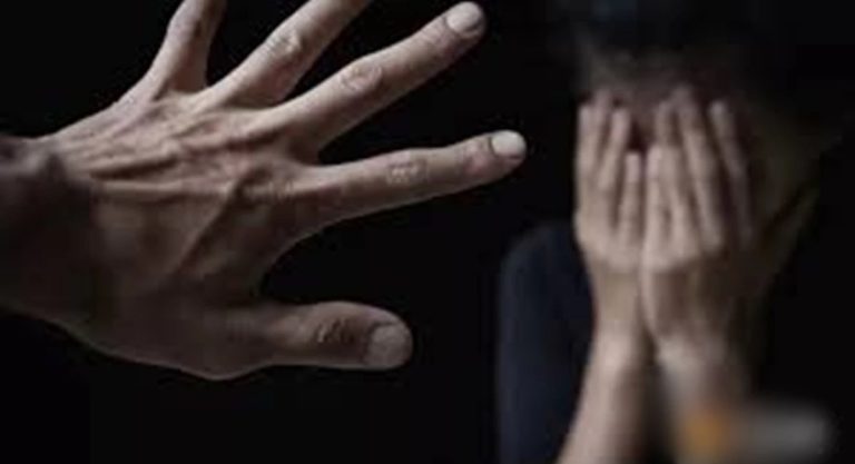 लालपुर में बीटेक छात्रा की हत्या, मकान मालिक के बेटे