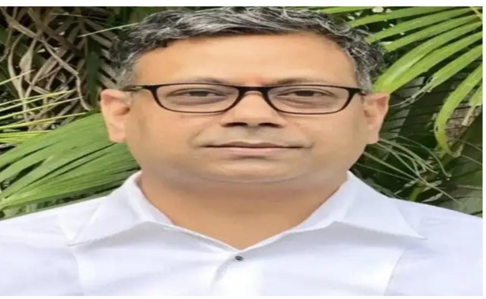 सरकारी दौरे में हादसा, आईएफएस पराग धकाते को एयरलिफ्ट कर