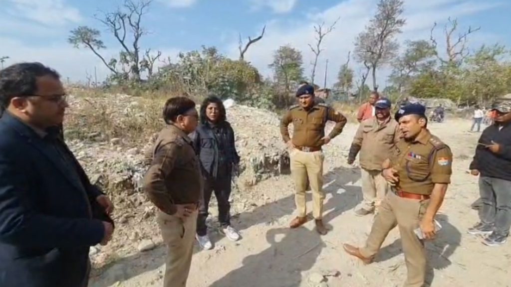 नैनीताल: रामनगर में वन विभाग की भूमि पर अवैध कब्जा हटाने को लेकर प्रशासन ने कसी कमर