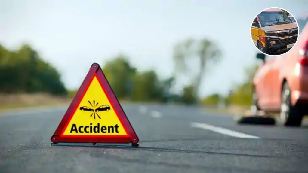 रामनगर में दर्दनाक सड़क हादसा: स्कूटी और बाइक भिड़ीं, दो युवकों की हालत गंभीर