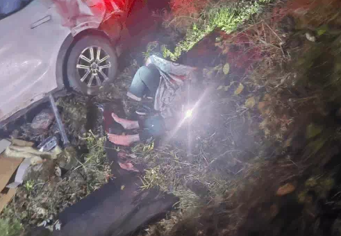 70 मीटर खाई में गिरी कार, 2 की मौत: 6