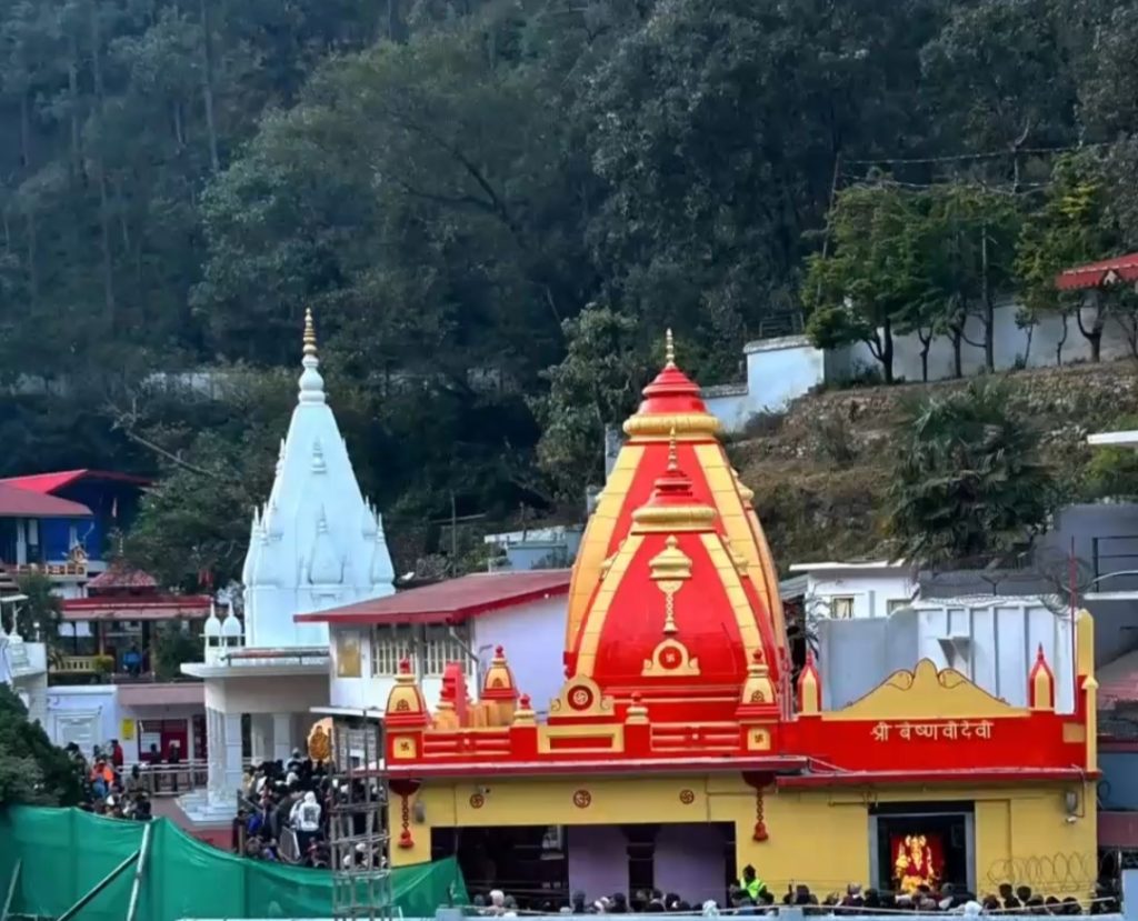 Blanket Tradition: क्यों चढ़ाया जाता है बाबा नीम करौली महाराज को कंबल, जानें पीछे की वजह