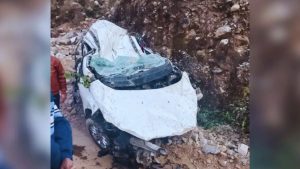 Chamoli Road Accident: देवाल के पास खाई में गिरी कार, दो महिलाओं समेत 3 की मौत