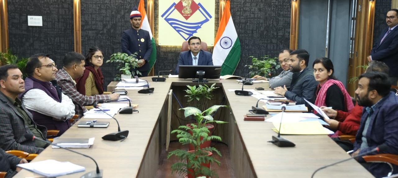 DM directs officials to expedite land acquisition for Asharodi–Jhajra and Rispana–Bindal elevated corridors