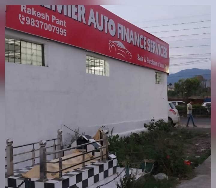 Distt Admin demolishes yet another illegal mazaar in Doon