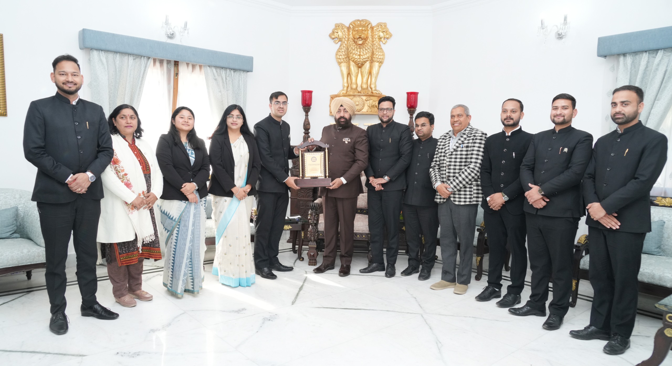 Gov advises PCS probationers to be committed to public service