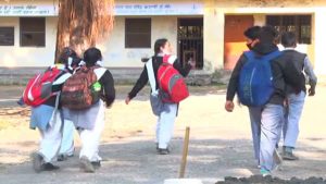 Nainital: मुख्य शिक्षा अधिकारी ने बरती सख्ती, 17 शिक्षकों पर लिया ये एक्शन