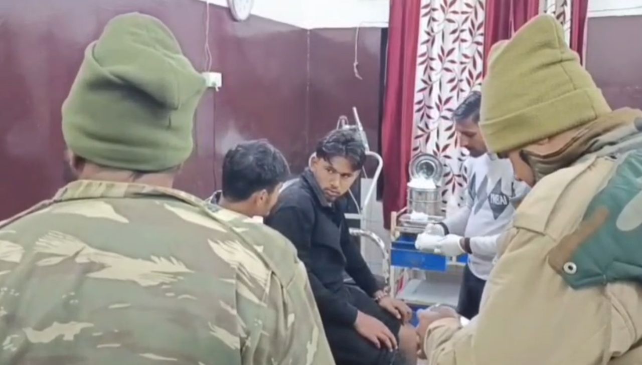 Nainital: रामनगर में गुलदार ने दो युवकों पर किया हमला, ऐसे बची जान