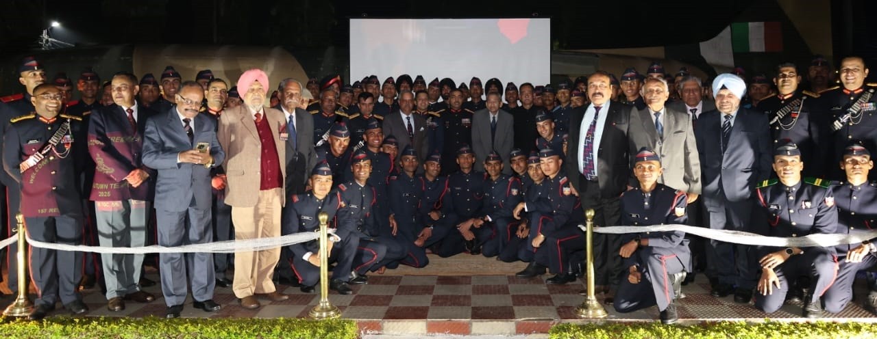 Officer Cadets of Regiment of Artillery receive accoutrements