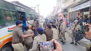 Police halt Ramnagar meeting, as tension prevails after demolition of