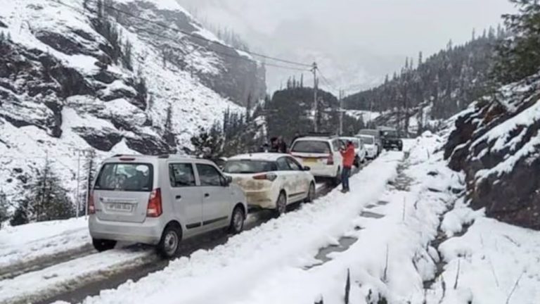 Uttarakhand Weather Update: उत्तराखंड में बढ़ती ठिठुरन के पीछे क्या है वजह? मौसम ने दिए अलग संकेत