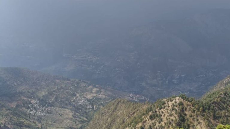 Uttarakhand Weather Update: दिन में गर्माहट, रात में बढ़ी कंपकंपी, जानें आज कैसा रहेगा मौसम