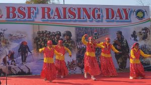 Uttarakhand: डोईवाला में BSF के स्थापना दिवस पर रंगारंग कार्यक्रम, झूमकर नाचे अधिकारी