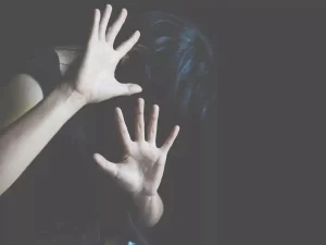 अपराध : महिला का सोशल अकाउंट हैक कर बेटी का