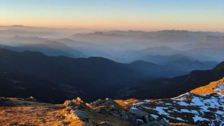 उत्तराखंड का मौसम बदला: ऊंची चोटियों पर हल्की बारिश-बर्फबारी के आसार, मैदानी इलाकों में ठंड बढ़ी