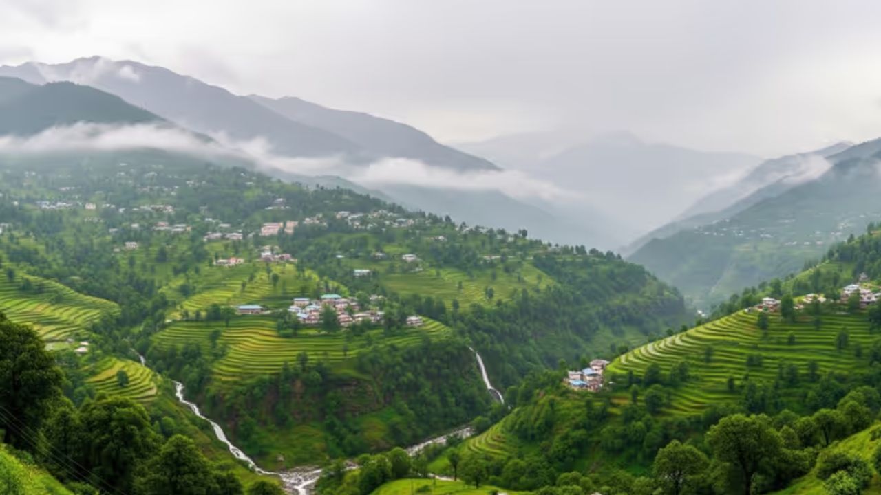 उत्तराखंड में ठंड का अलर्ट: आज से गिरेंगे तापमान, बढ़ेगी कंपकंपी, जानें ताजा अपडेट