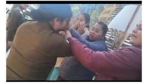 उत्तराखंड में नर्सिंग अभ्यर्थी को पुलिसकर्मी द्वारा थप्पड़, शांतिपूर्ण प्रदर्शन