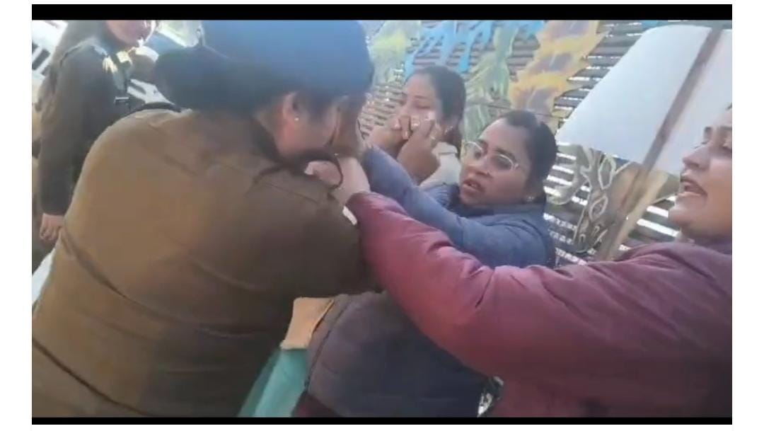 उत्तराखंड में नर्सिंग अभ्यर्थी को पुलिसकर्मी द्वारा थप्पड़, शांतिपूर्ण प्रदर्शन