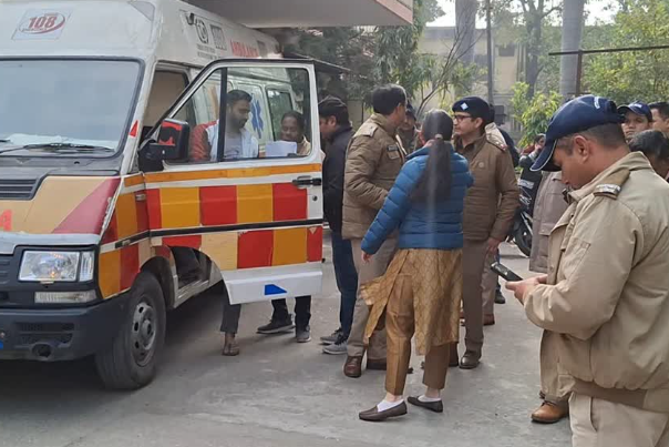 उत्तराखंड में पुलिस की गाड़ी पर अंधाधुंध फायरिंग, पेशी पर