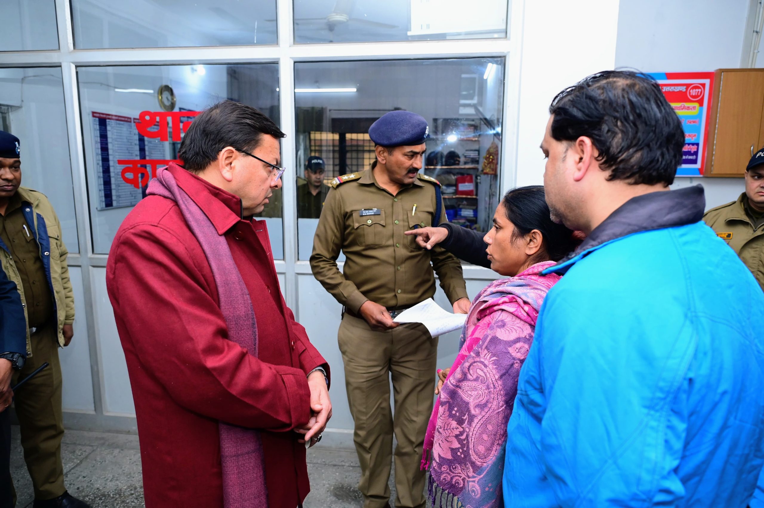 डालनवाला कोतवाली में सीएम धामी का औचक निरीक्षण ,लापरवाही पर