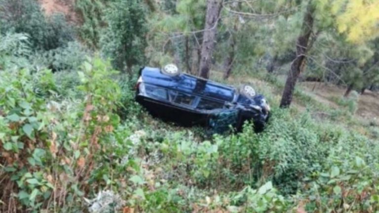 दिल दहला देने वाला हादसा: नैनीताल में नहीं थम रही सड़क दुर्घटनाएं, श्यामखेत के पास खाई में गिरी कार