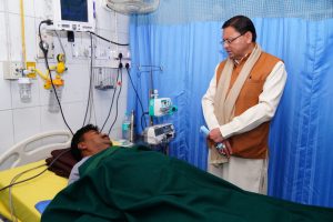 दून मेडिकल कॉलेज पहुंचे सीएम धामी,भूपेन्द्र कंडारी के स्वास्थ्य की