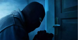  नकली आभूषण पहनकर शादी में गई महिलाएं, असली जेवर ले