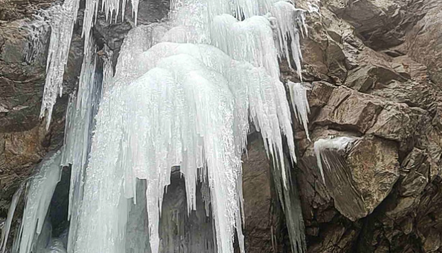 नीती घाटी में -10 डिग्री पहुंचा तापमान, गाड-गदेरे और झरने