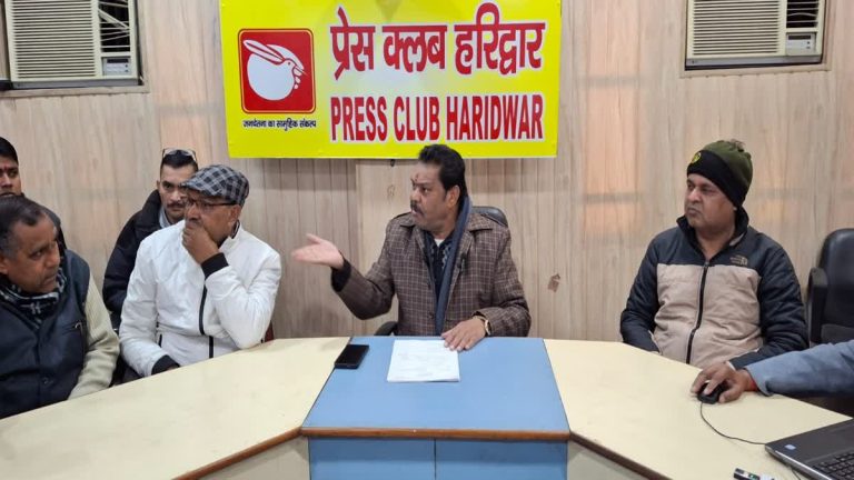 पूर्व विधायक सुरेश राठौर ने उर्मिला सनावर पर लगाया धोखाधड़ी