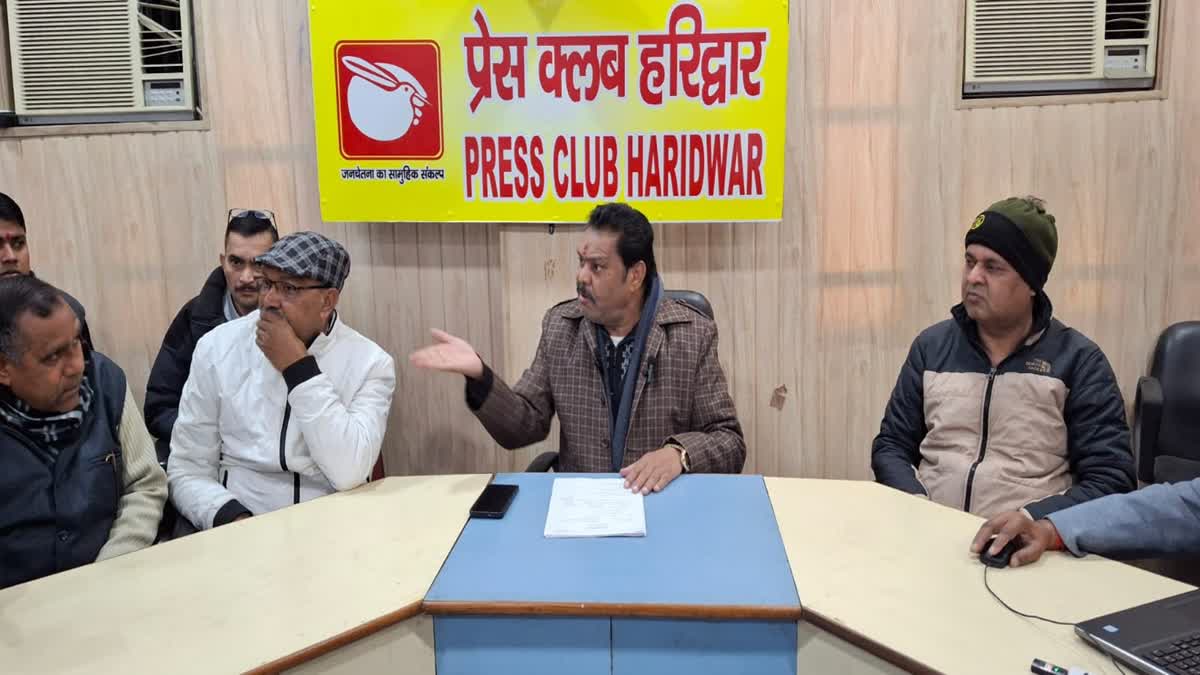 पूर्व विधायक सुरेश राठौर ने उर्मिला सनावर पर लगाया धोखाधड़ी