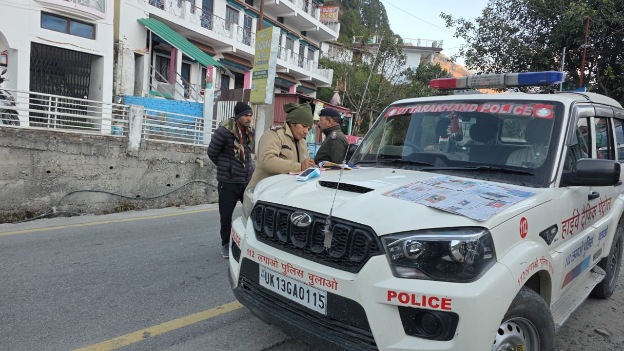 रुद्रप्रयाग पुलिस एक्शन मोड में, यातायात पुलिस ने 26 वाहनों के काटे चालान