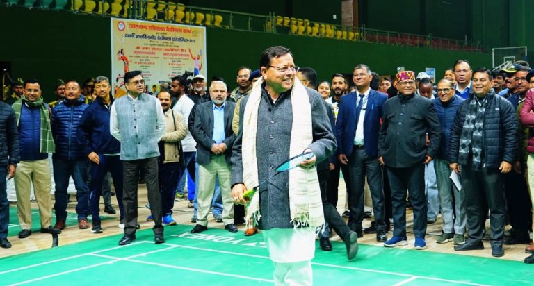 सचिवालय बैडमिंटन प्रतियोगिता का सीएम धामी ने किया शुभारंभ, खेल