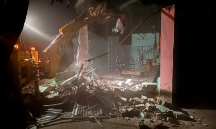 सुबह-सुबह गरजा सीएम धामी का बुलडोजर: अवैध मजार ध्वस्त, भारी