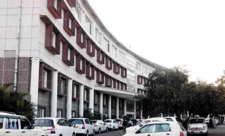 2026 की शुरुआत में उत्तराखंड प्रशासन में बड़े बदलाव के