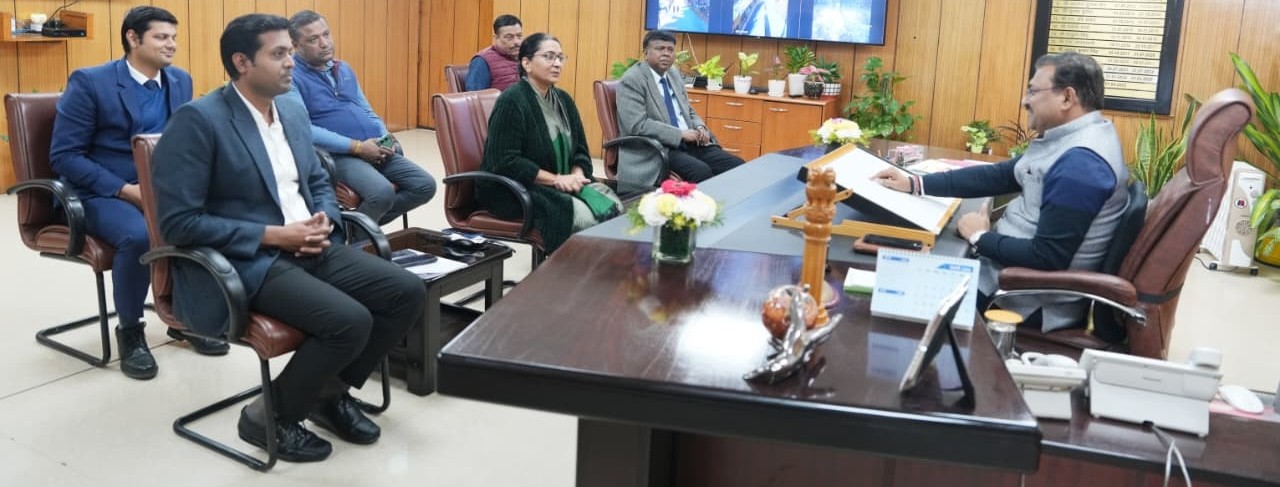 CS urges fast-tracking of key Railway projects, reviews preparations for