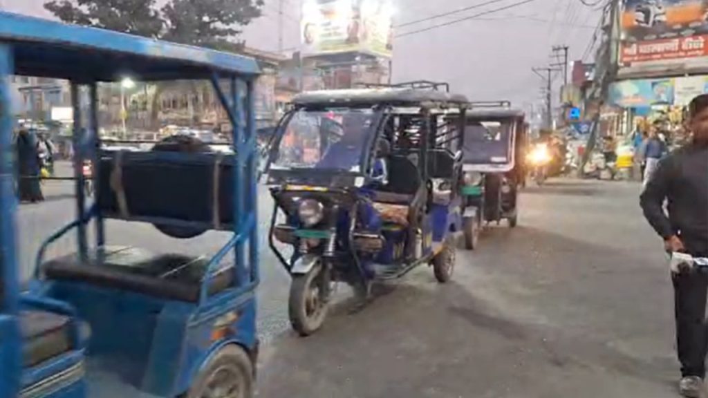 Dehradun News: हाईवे पर ई-रिक्शा की छिपी साजिश, परिवहन विभाग ने खोला बड़ा राज, जानें पूरा मामला