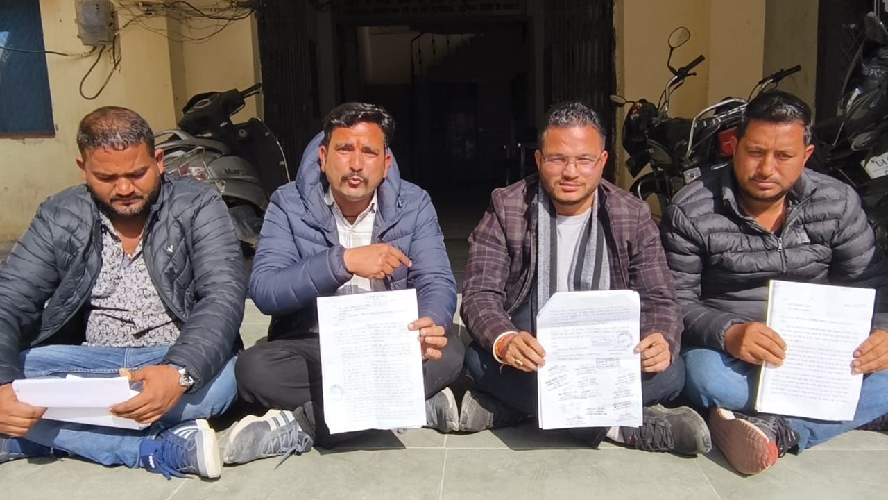 Dehradun News: डोईवाला नगर पालिका में अचानक धरना, सभासदों ने उठा दिया विकास प्रस्तावों का मुद्दा!