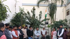 Dehradun: परवादून जिला कांग्रेस कार्यालय डोईवाला में  धूमधाम से मनाया गया गणतंत्र दिवस