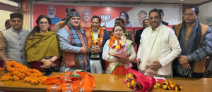 Hundreds, including Block Pramukhs, Councillors, join BJP in presence of