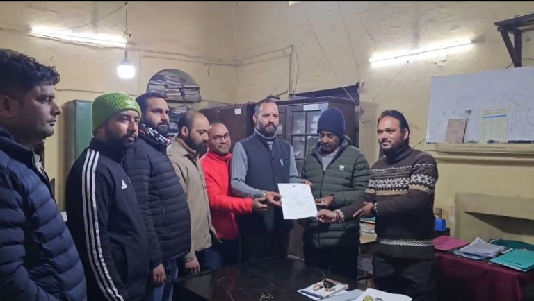 Memo submitted against ‘mismanagement’ at Mussoorie Tehsil office