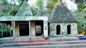 Nainital: यहां एक बार जरूर जाएं, जहां जंगलों के बीच आज भी जीवित है त्रेता युग की स्मृति