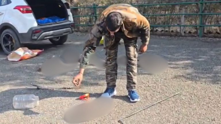 Nainital: रामनगर में अजगर और विषैले कोबरा को ऐसे किया रेस्क्यू