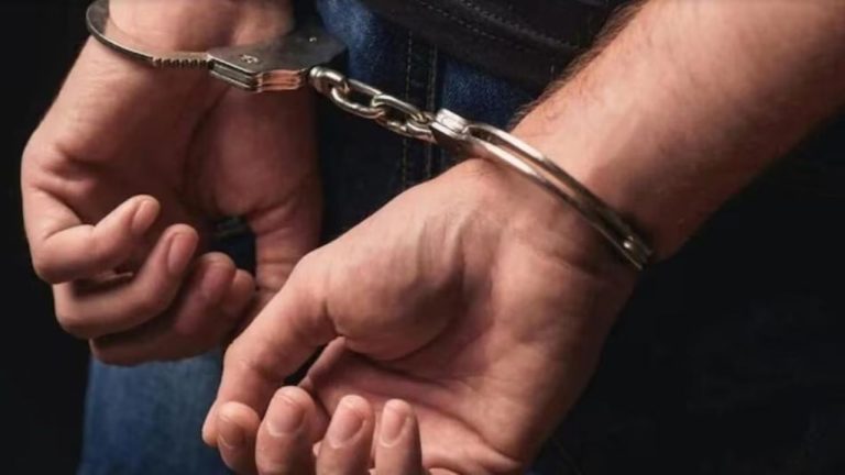 Nainital: हल्द्वानी और मुक्तेश्वर में अवैध शराब के तस्करों पर शिकंजा, नशे के सौदागरों में मचा हड़कंप