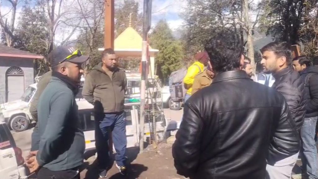 Rudraprayag: टैक्सी चालकों की मनमानी पर डीएम सख्त, दी ये हिदायत