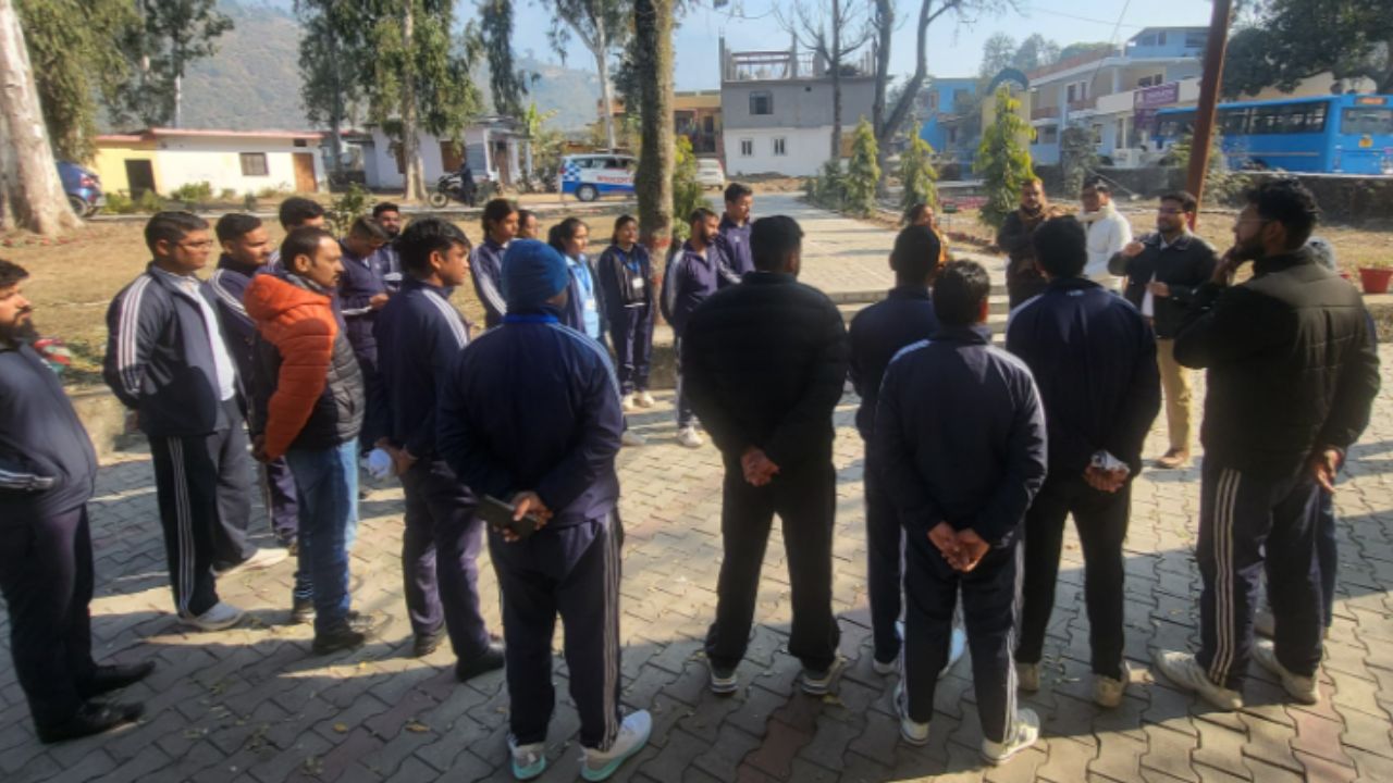 Rudraprayag : ARTO ने डायट में प्रशिक्षार्थियों को दिए सड़क सुरक्षा के गुर