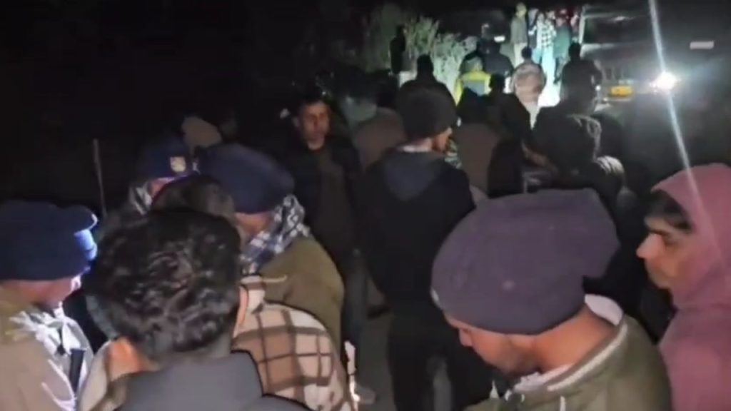 Uttarakhand: रामनगर में तेंदुए का आतंक, एक श्रमिक को बनाया शिकार, ग्रामीणों में भारी आक्रोश