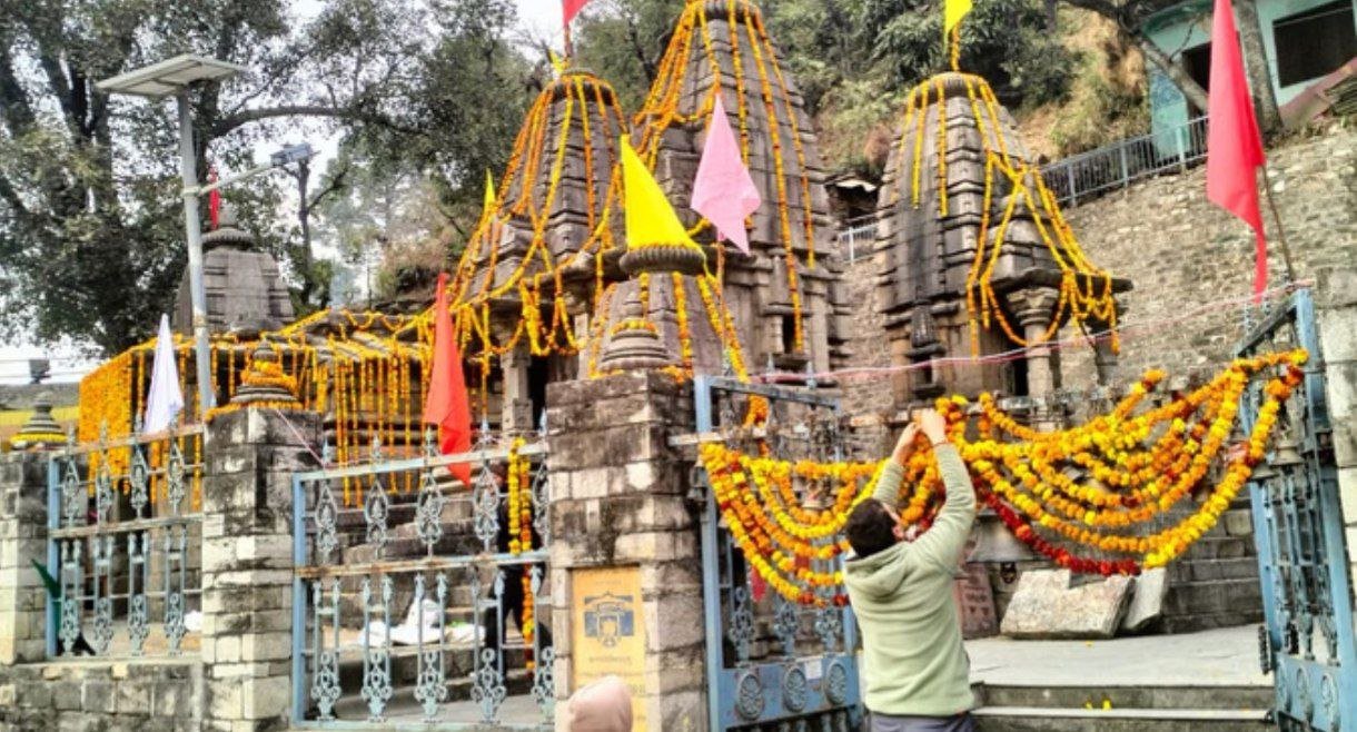 आदि बदरीनाथ धाम के कपाट खुले,श्रद्धालुओं के लिए दर्शन शुरू