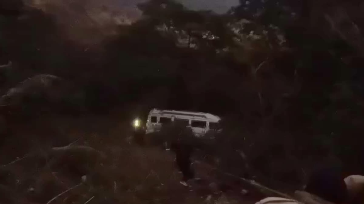 उत्तराखंड में दर्दनाक हादसा: छात्रों से भरी वाहन गहरी खाई