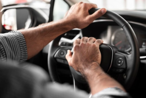 उत्तराखंड में पिता की कार के पहिये के नीचे दबने